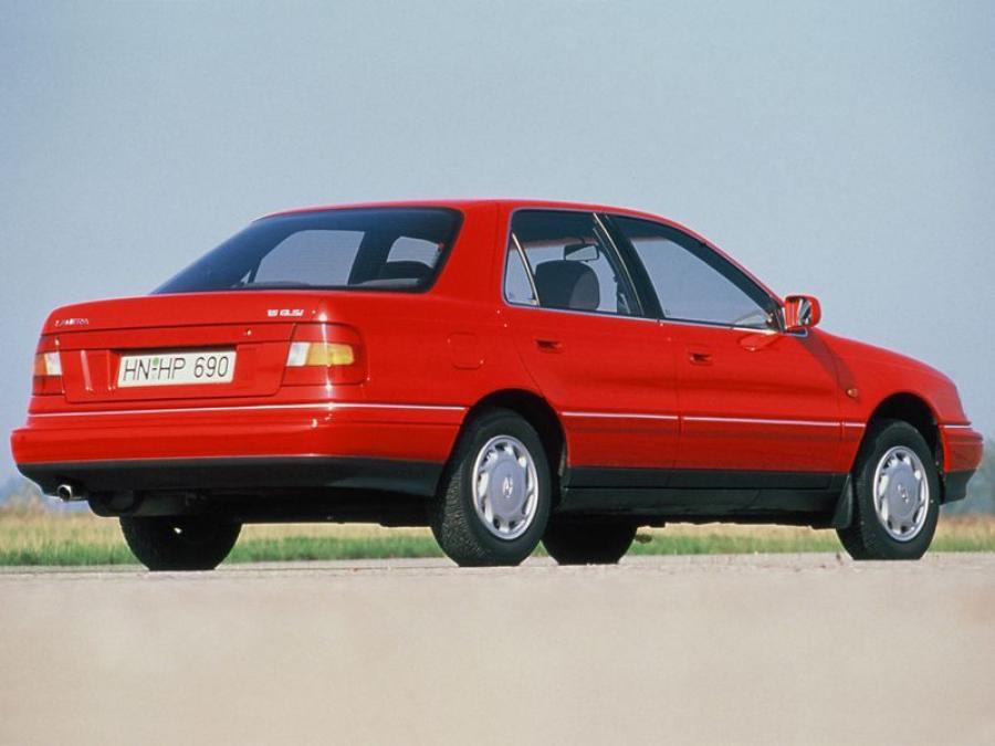  Hyundai Lantra 1990 года  (фото 4 из 9)